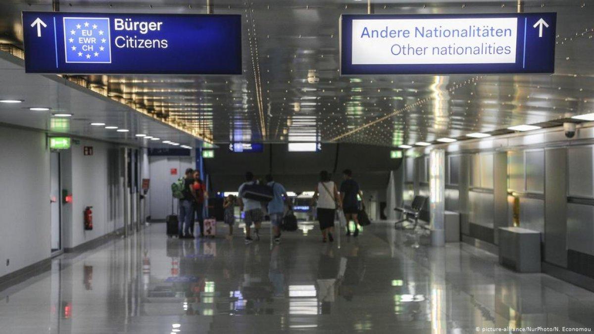 AB, ABD ve 5 ülkeyi güvenli seyahat listesinden çıkardı