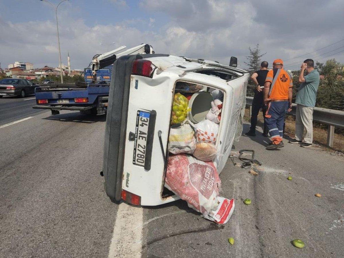 Kocaeli'de direksiyon hakimiyetini kaybeden otomobil takla attı: 6 yaralı