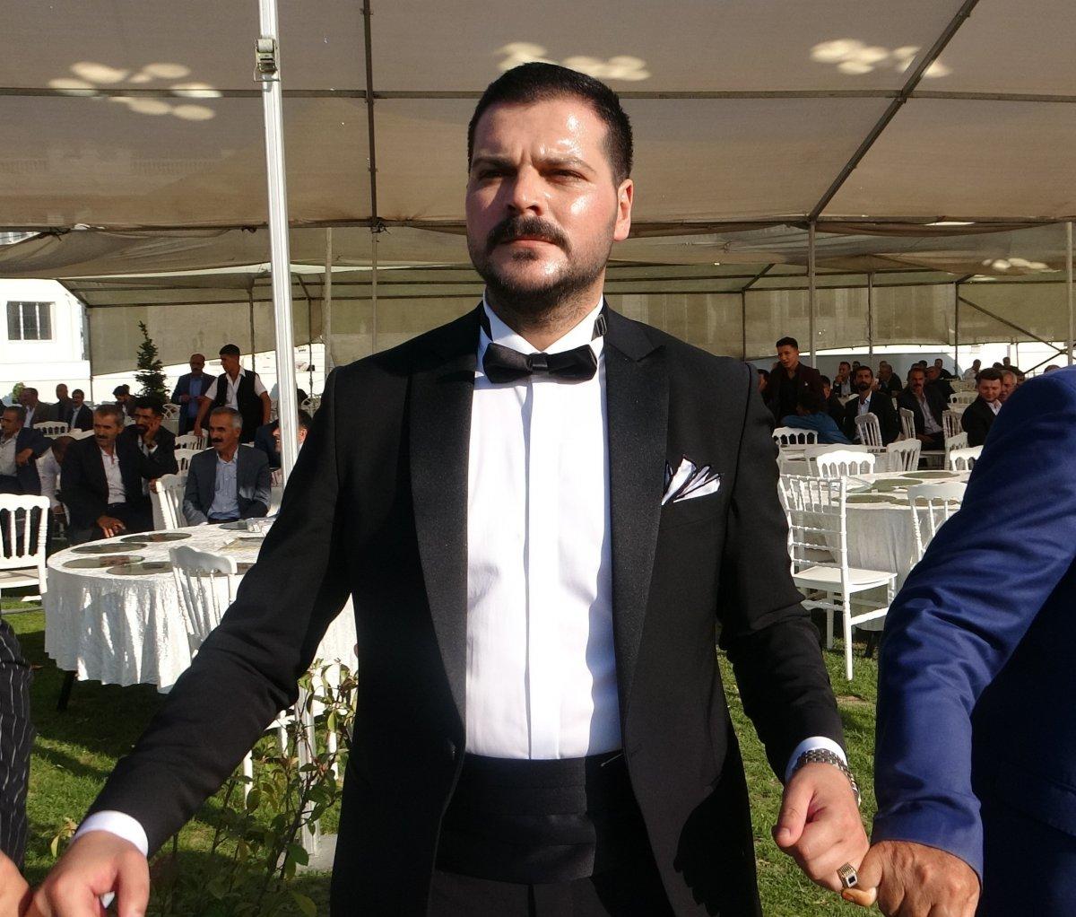 Van'daki aşiret düğününde 3 buçuk milyon lira takı takıldı