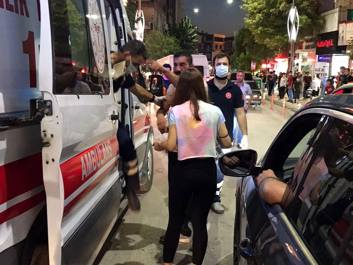 Elazığ’da bıçaklı kavga: 2 yaralı