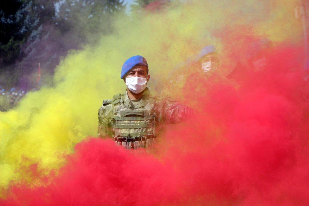 Bolu’da mavi bereli komandoların görkemli 30 Ağustos yürüyüşü