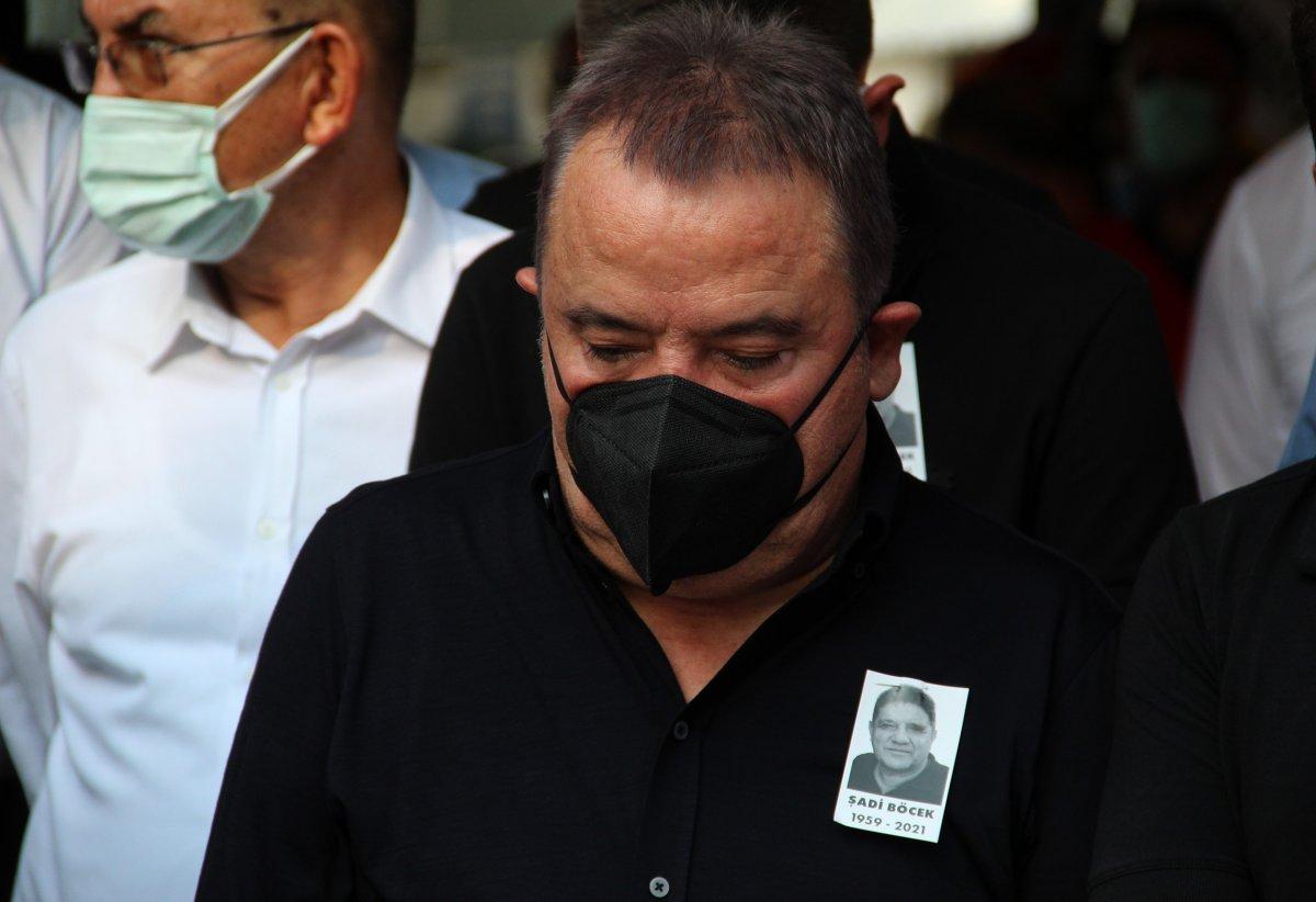 Muhittin Böcek'ten, ağabeyine son görev