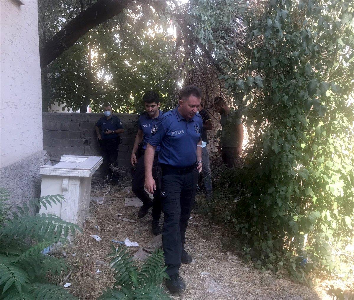 Aksaray’da çarşafla pencereden inen genç kız, kömürlüğe düştü