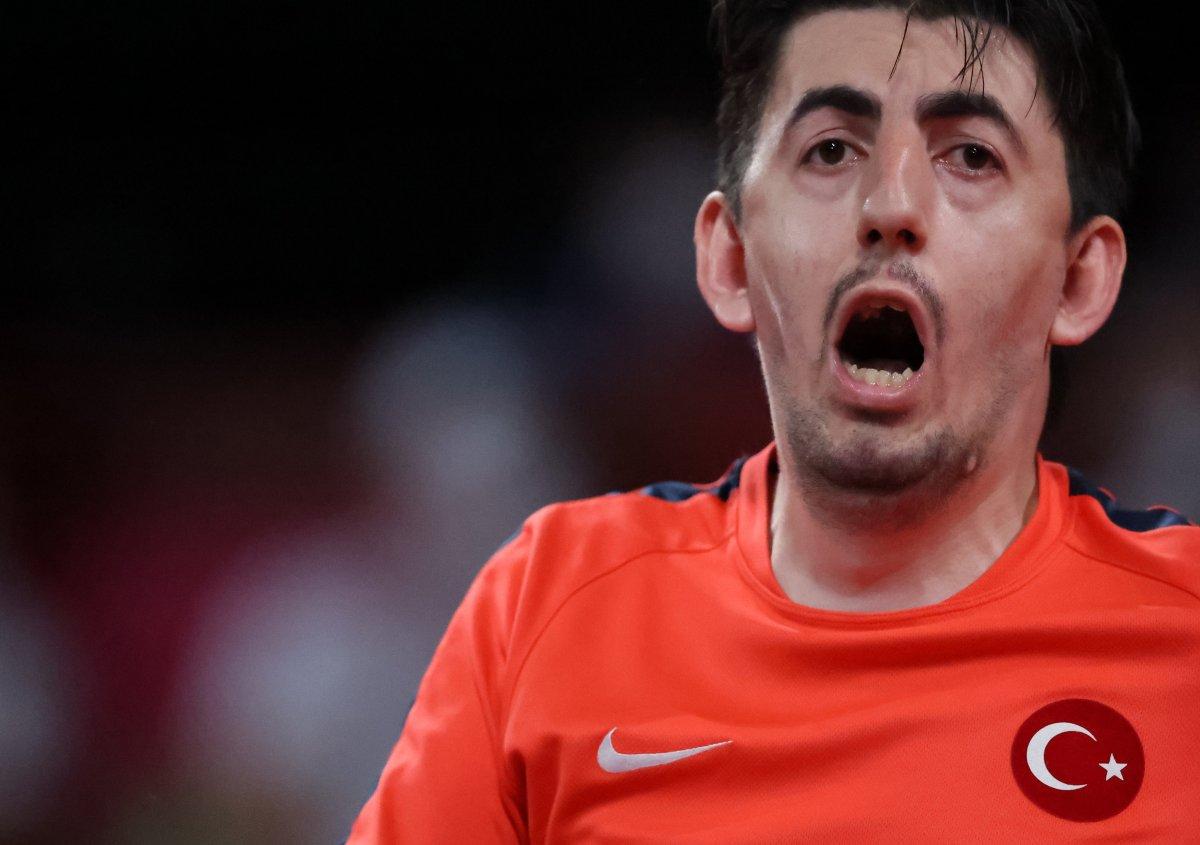 Abdullah Öztürk masa tenisinde altın madalya kazandı