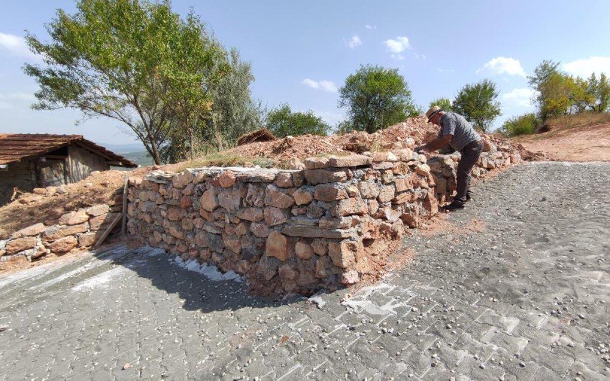 Bursa'da vatandaşlar taş evlerde ömürlerini uzatıyor