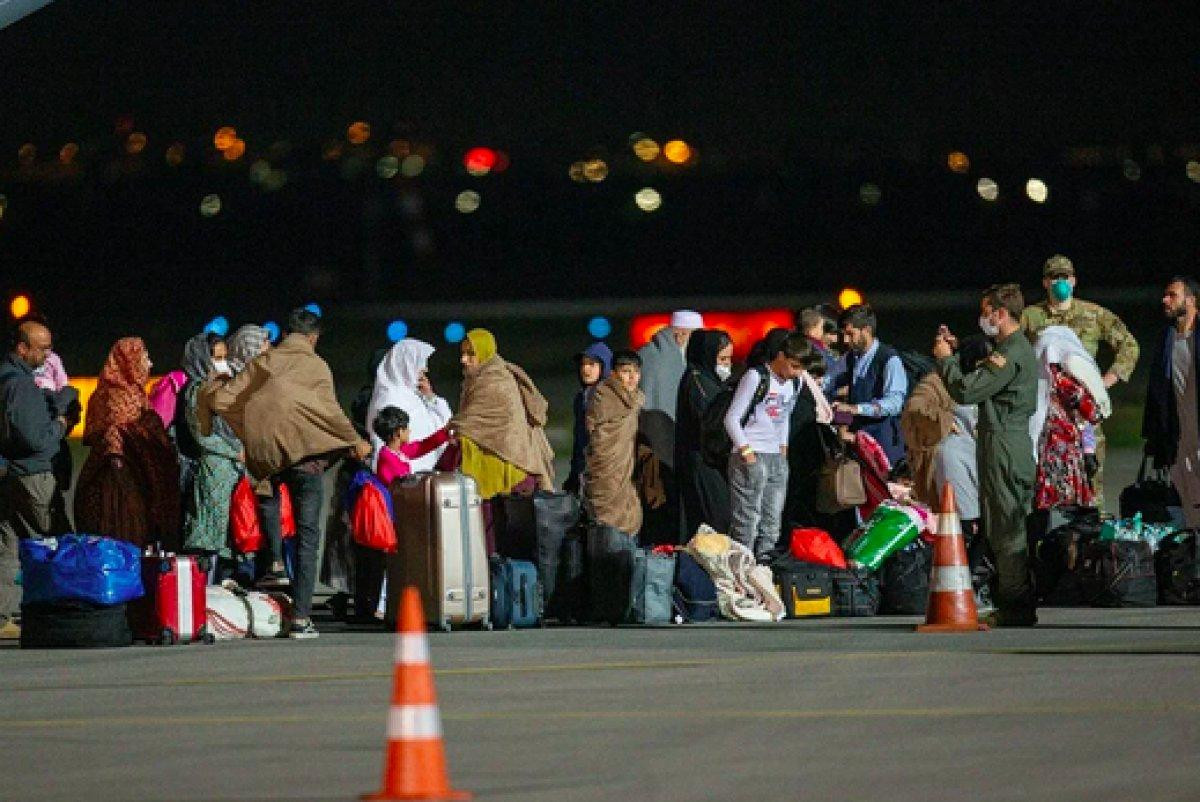Taliban, Afganların ülke dışına seyahat etmelerine müsaade edecek