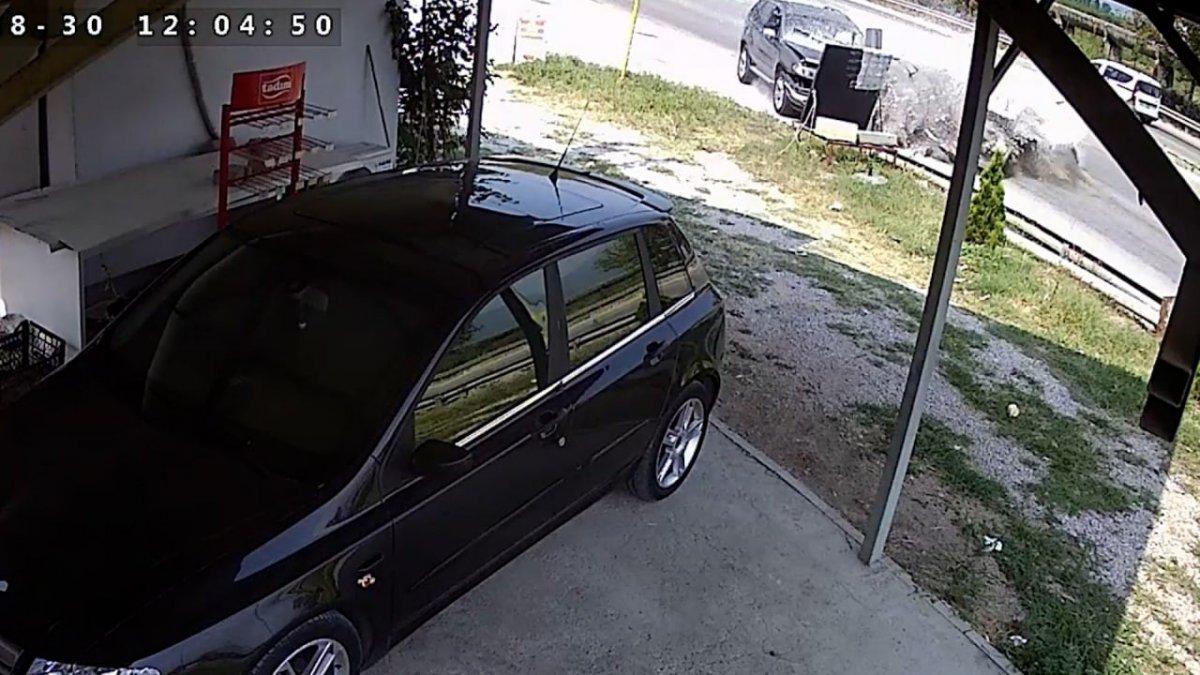 Bursa'da feci kaza: Araçtan fırlayarak öldü