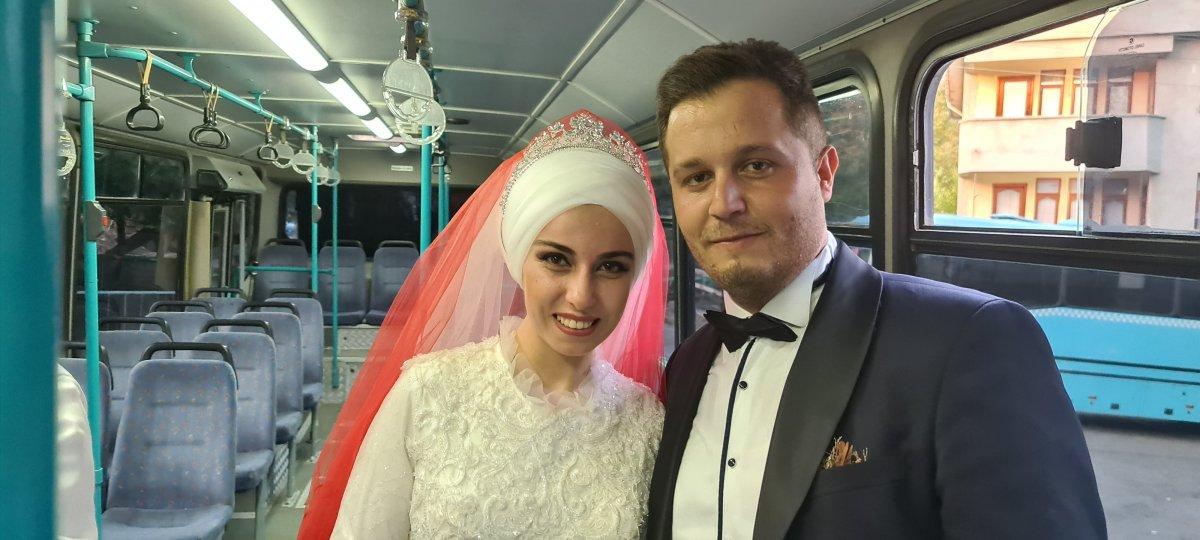 Karabük’te şoför, halk otobüsünü gelin arabası yaptı
