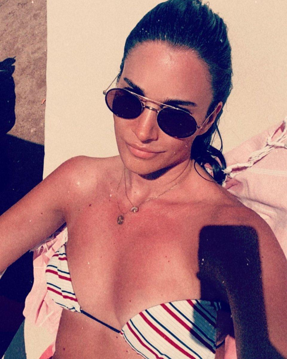 Rojda Demirer'den bikinili paylaşım