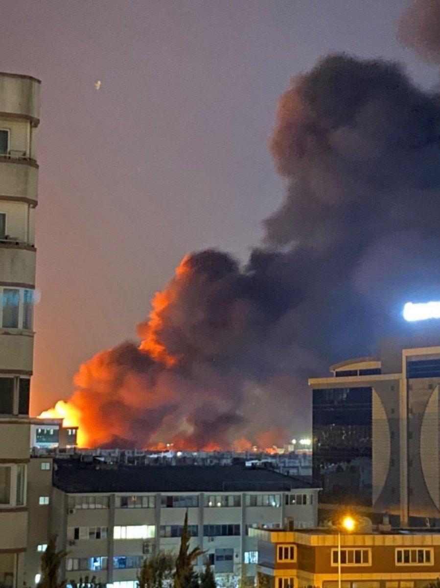 İstanbul, İkitelli Çevre Sanayi Sitesi'nde yangın çıktı