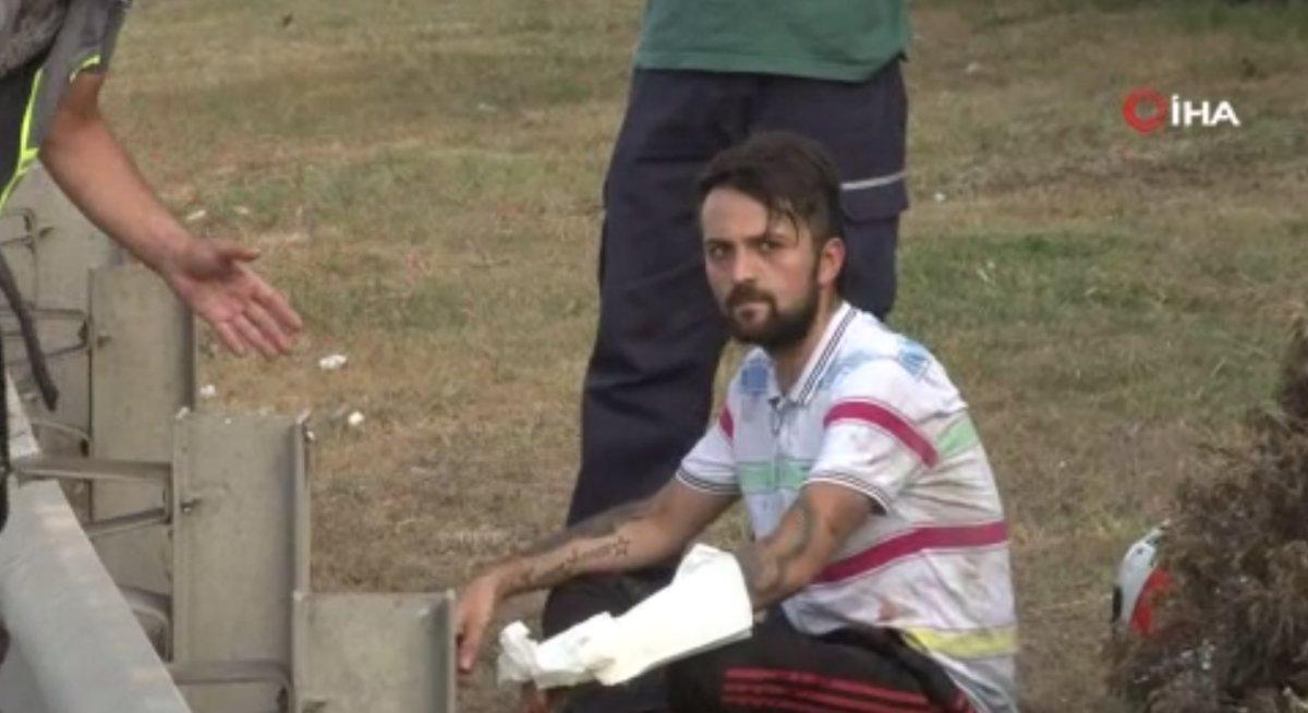 Bahçelievler'de emniyet şeridine park edilen otomobile, motosiklet çarptı