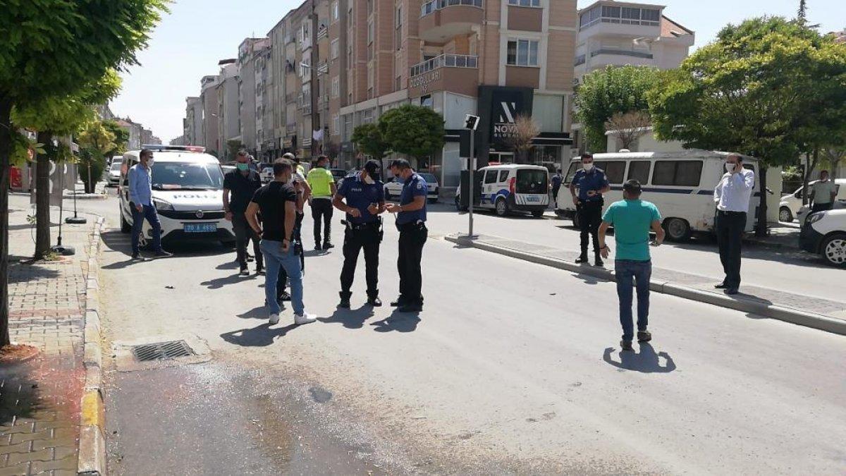 Karaman'da husumetlisi ile karşılaşan genç silahla vuruldu