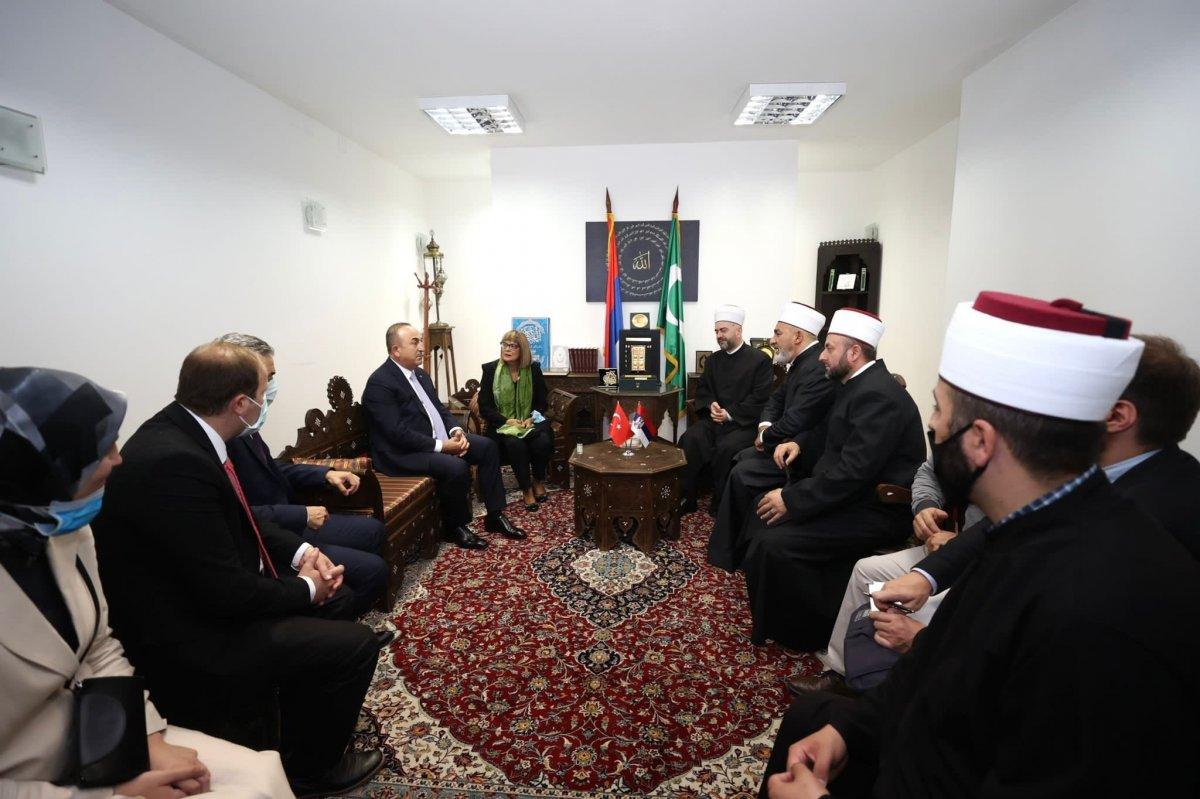 Mevlüt Çavuşoğlu, Sırbistan’da Bayraklı Camii’ni ziyaret etti