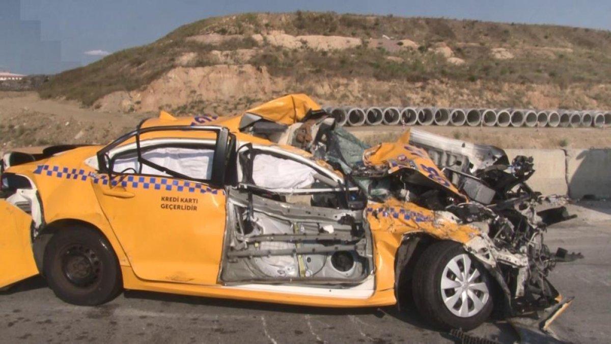 Pendik'te zincirleme kaza: 2 tır ile 2 otomobil birbirine girdi