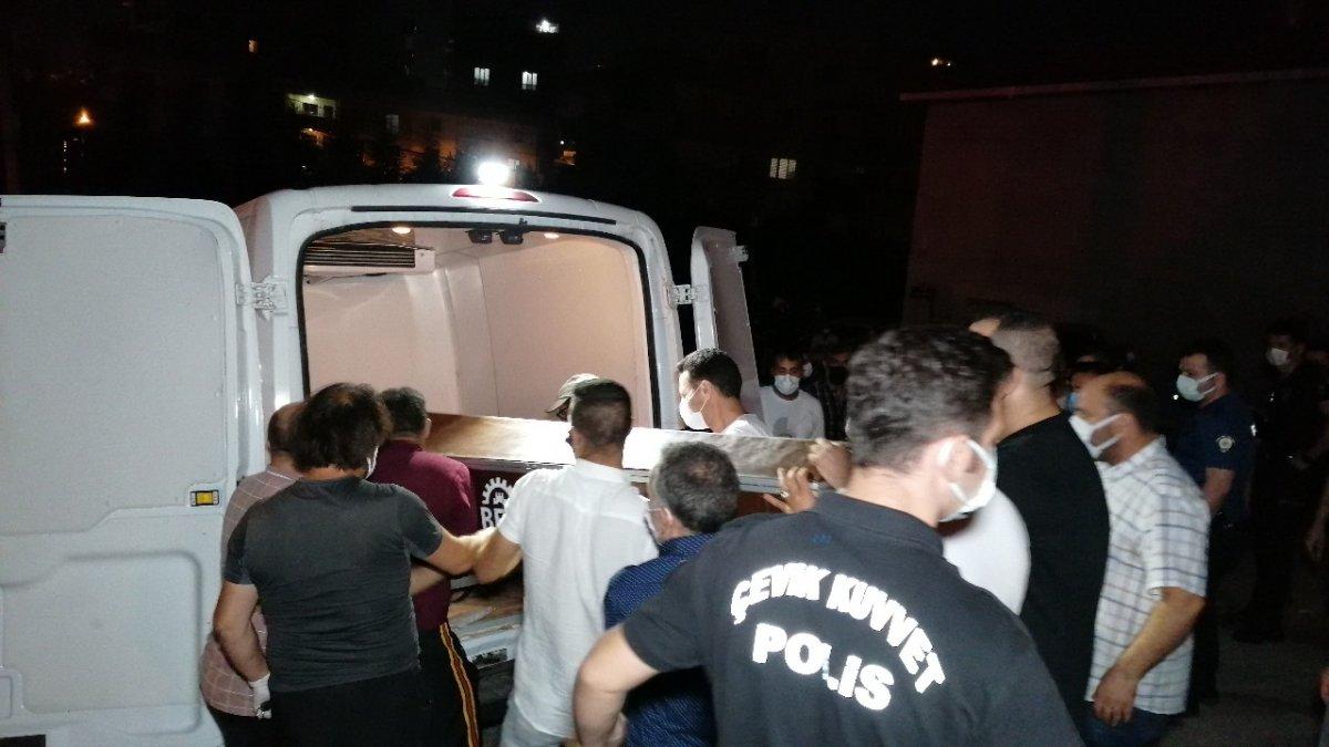 Kocaeli'de 6 çocuk annesi evinde ölü bulundu