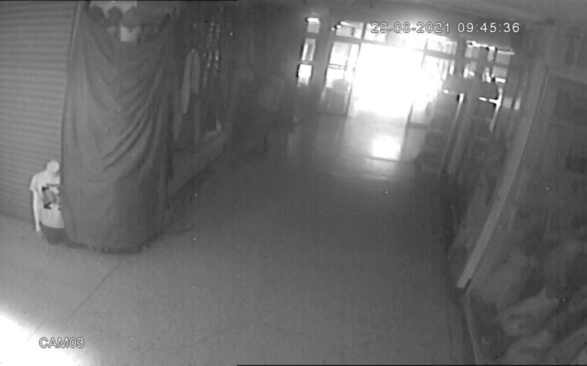 Zonguldak'ta akli dengesi yerinde olmayan şahıs 2 dükkanı soydu