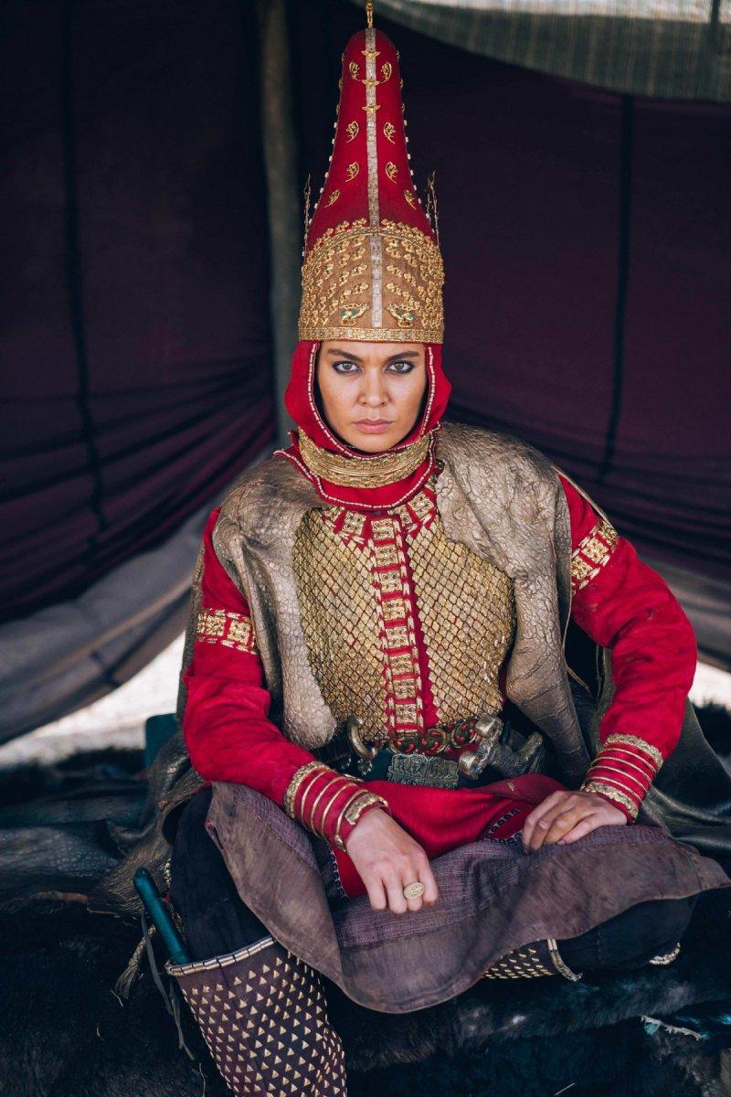 İYİ Parti Genel Başkanı Meral Akşener, Tomris Hatun filminin galasında