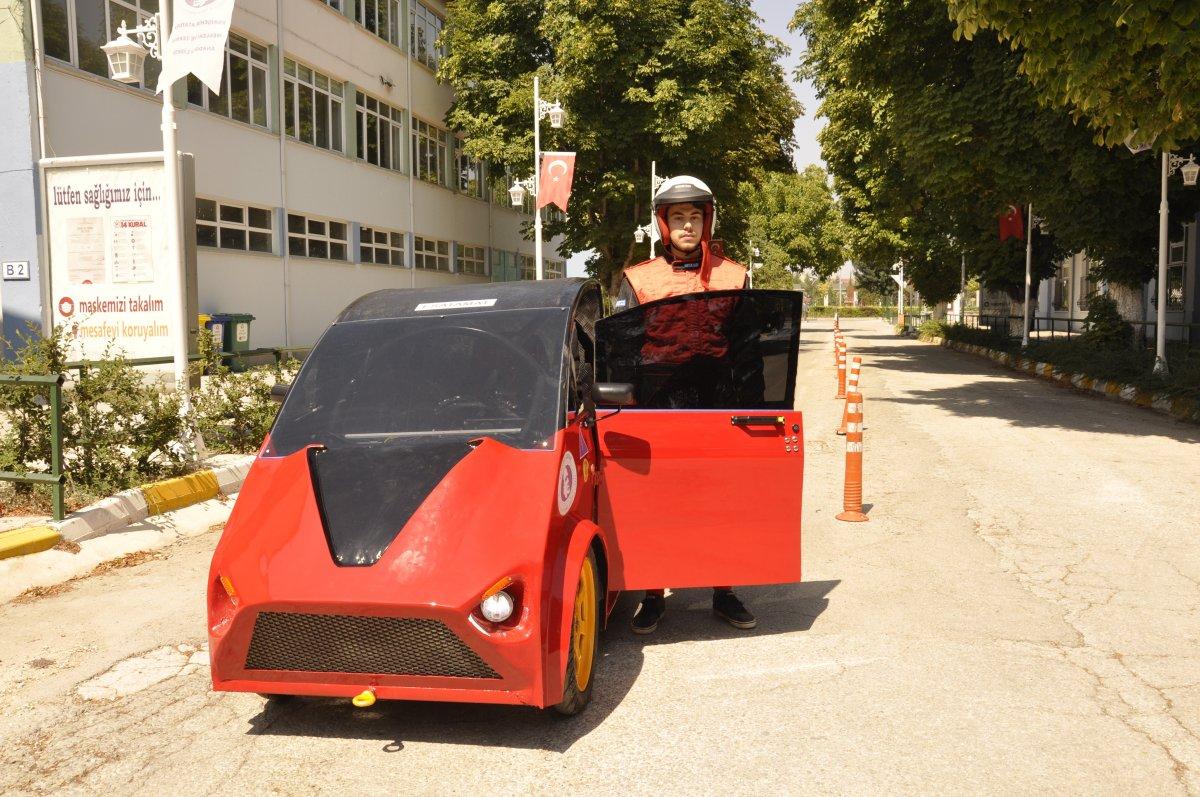 Eskişehir’de lise öğrencileri 95 kuruş ile 100 kilometre giden araç yaptı