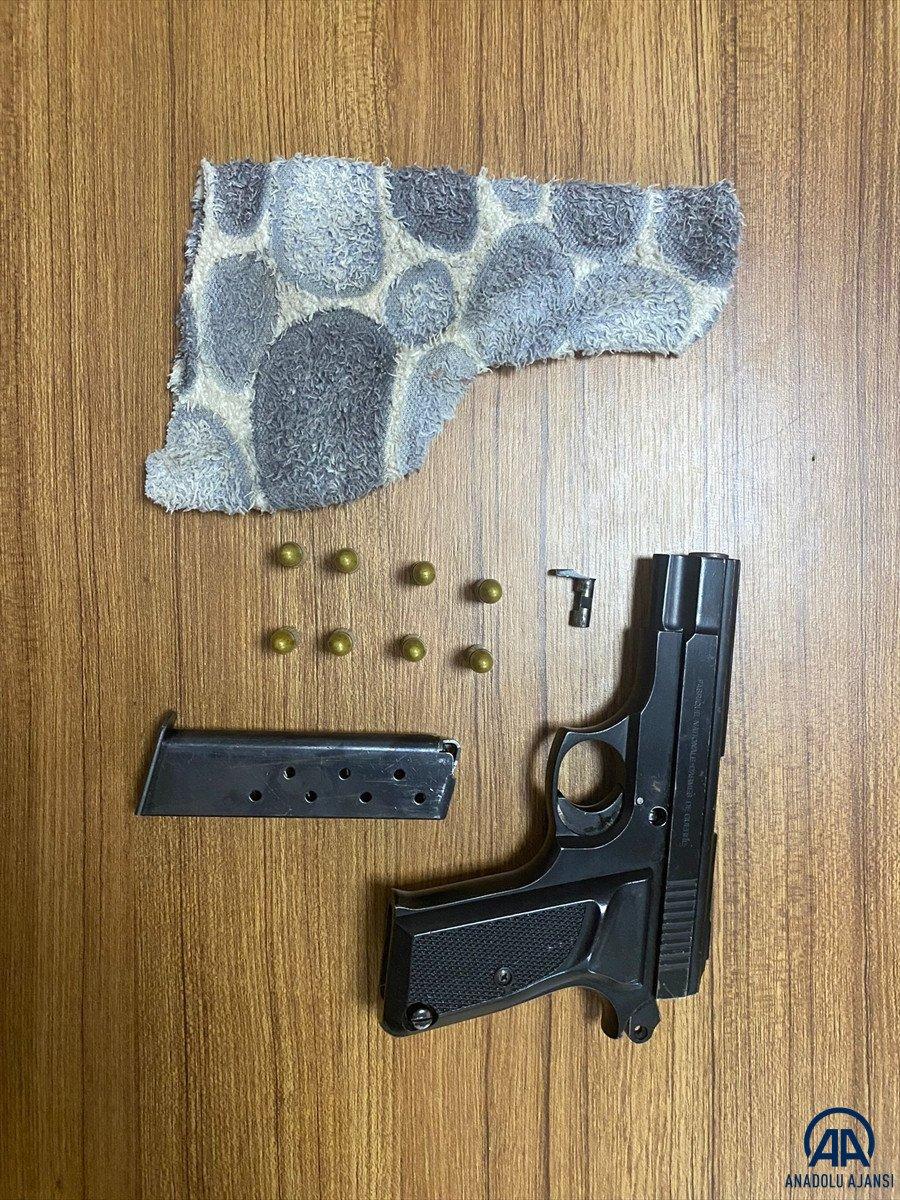 Manisa'da evine kazdığı çukurda yakalandı