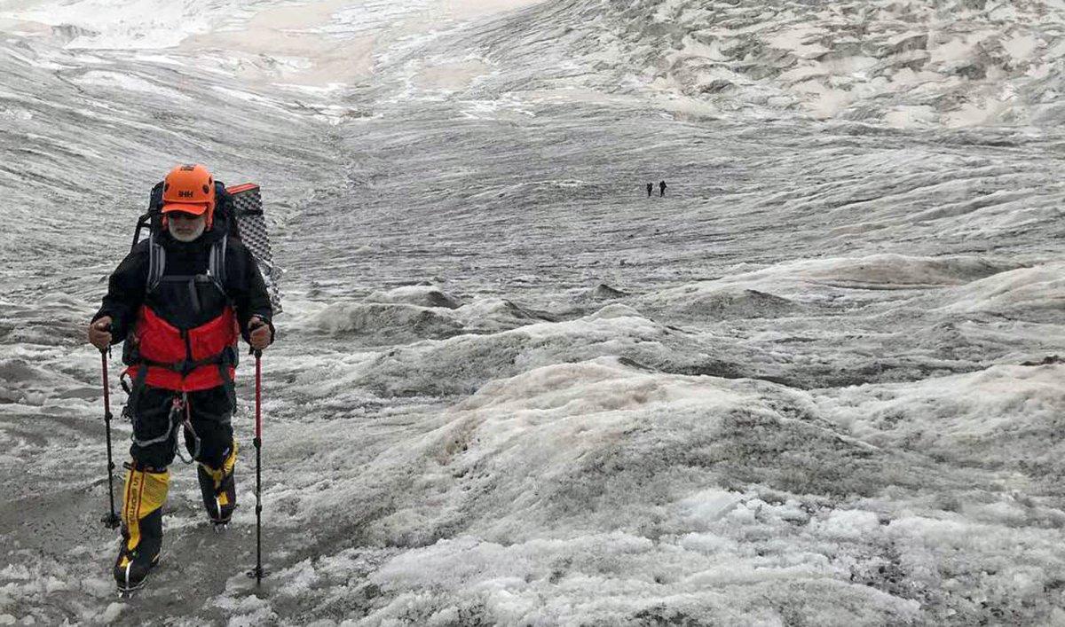 Tarihi bir tırmanış: İHH ekipleri İbni Sina Zirvesi'ne çıktı
