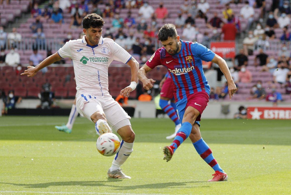 Agüero'nun lisansı için Alba ve Busquets'ten fedakarlık