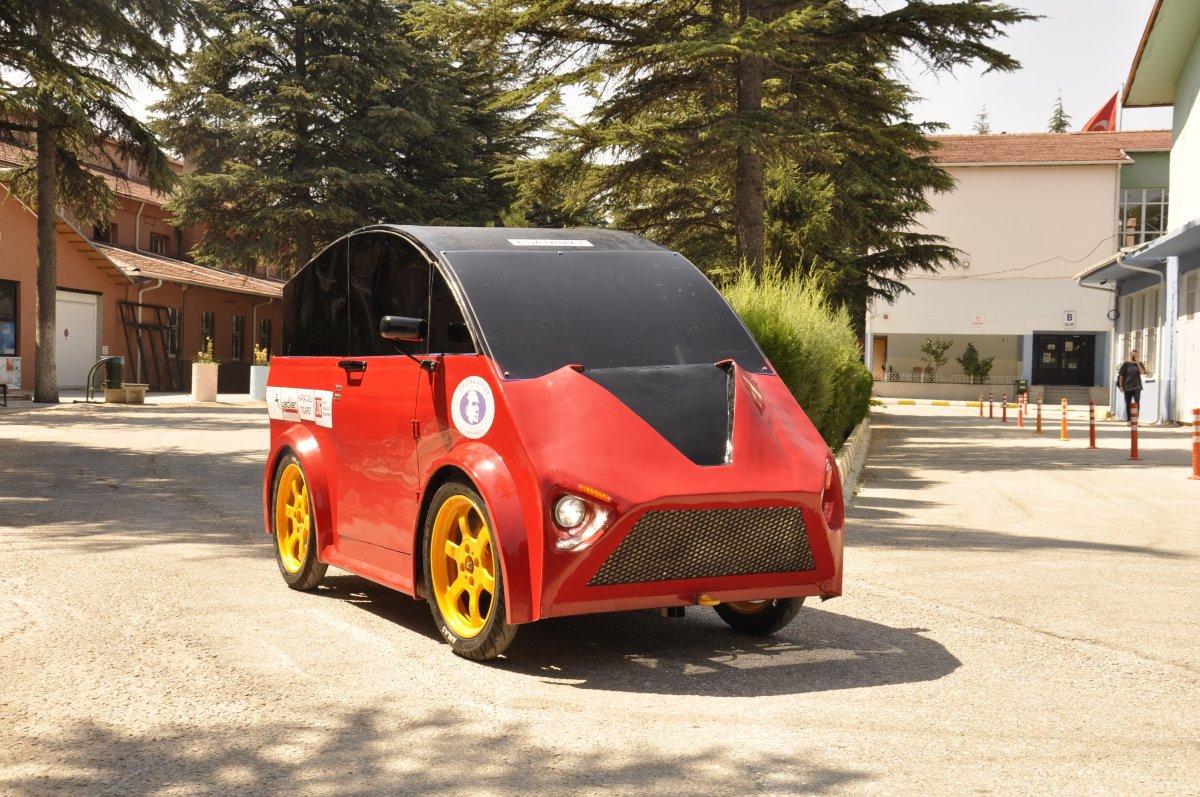 Eskişehir’de lise öğrencileri 95 kuruş ile 100 kilometre giden araç yaptı