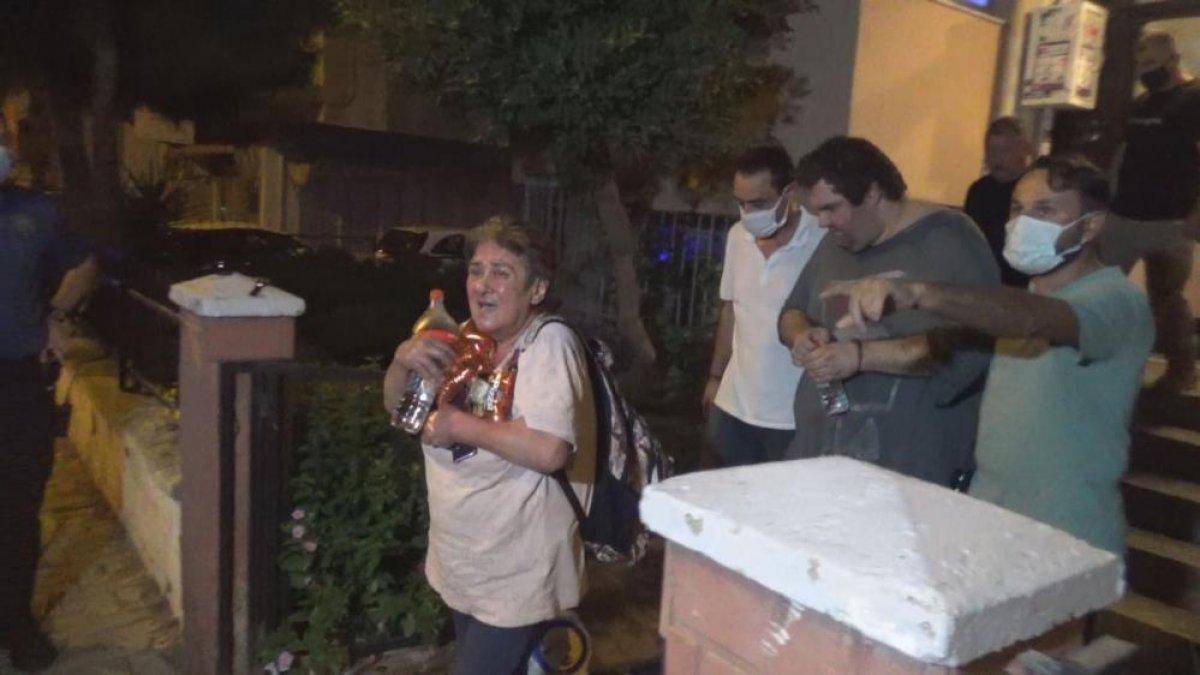İzmir'de akli dengesi yerinde olmayan anne, polise kapı açmadı