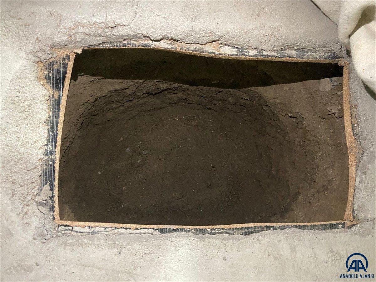 Manisa'da evine kazdığı çukurda yakalandı