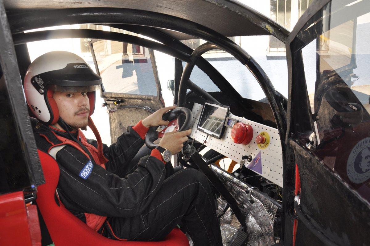 Eskişehir’de lise öğrencileri 95 kuruş ile 100 kilometre giden araç yaptı