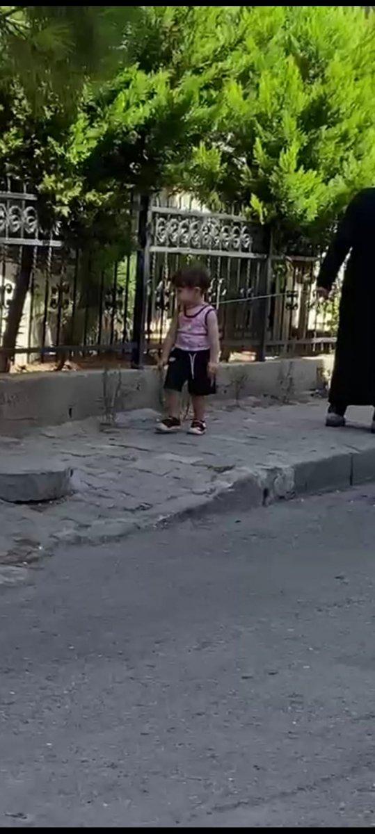 Küçükçekmece'de iple çocuk gezdiren kadın