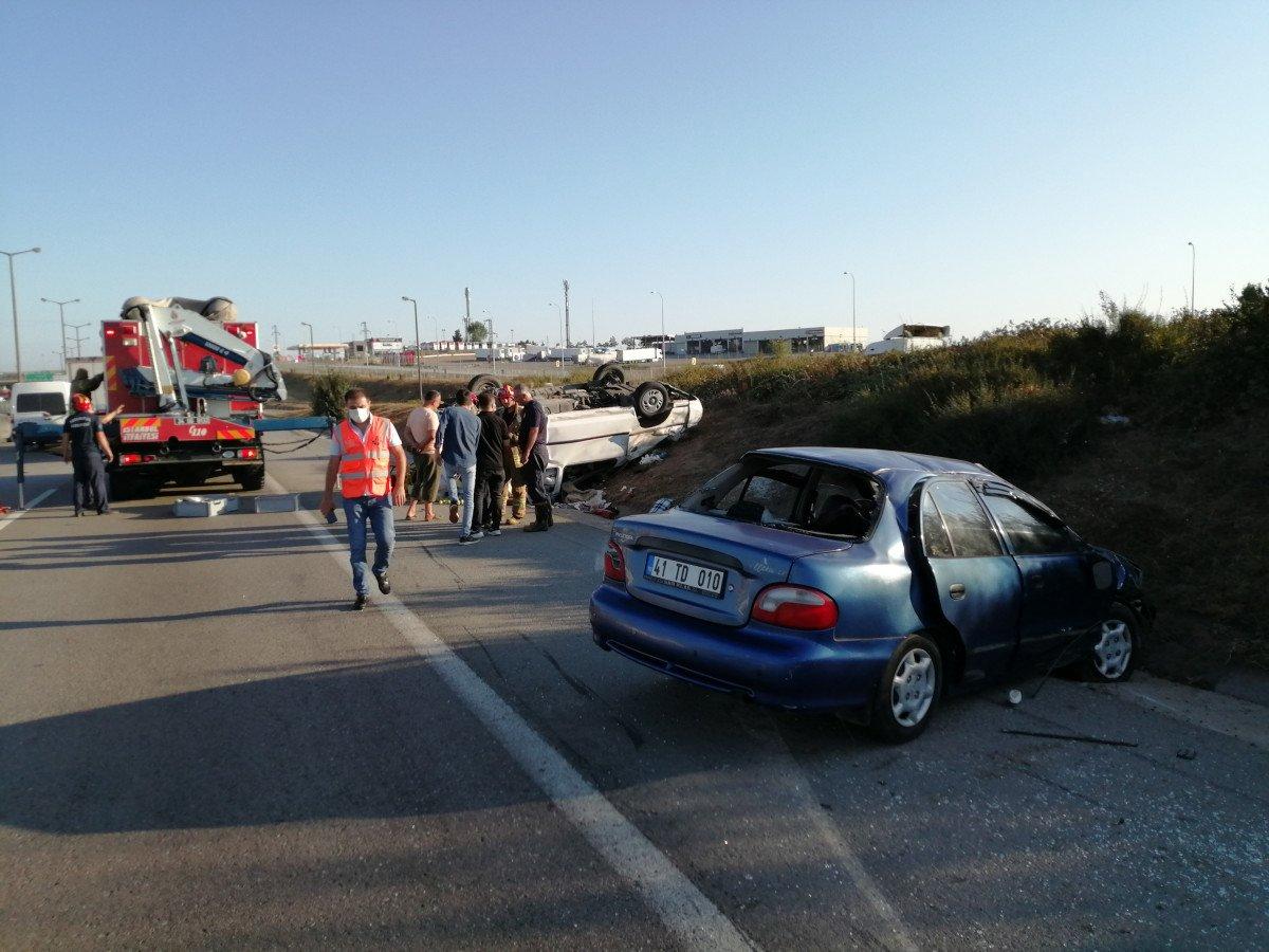Tuzla’da, TEM otoyolunda kaza: 2 yaralı