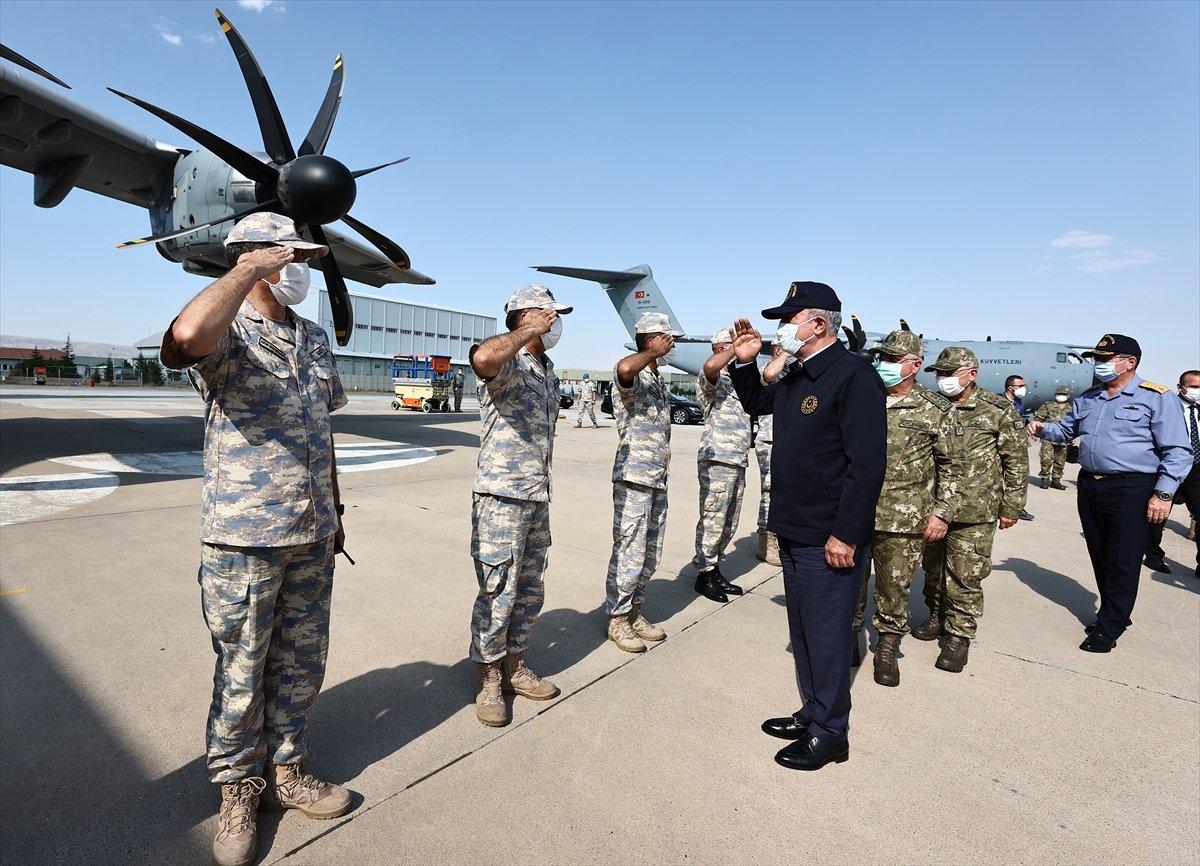 Hulusi Akar, Koca Yusuf'un kokpitinde uçtu