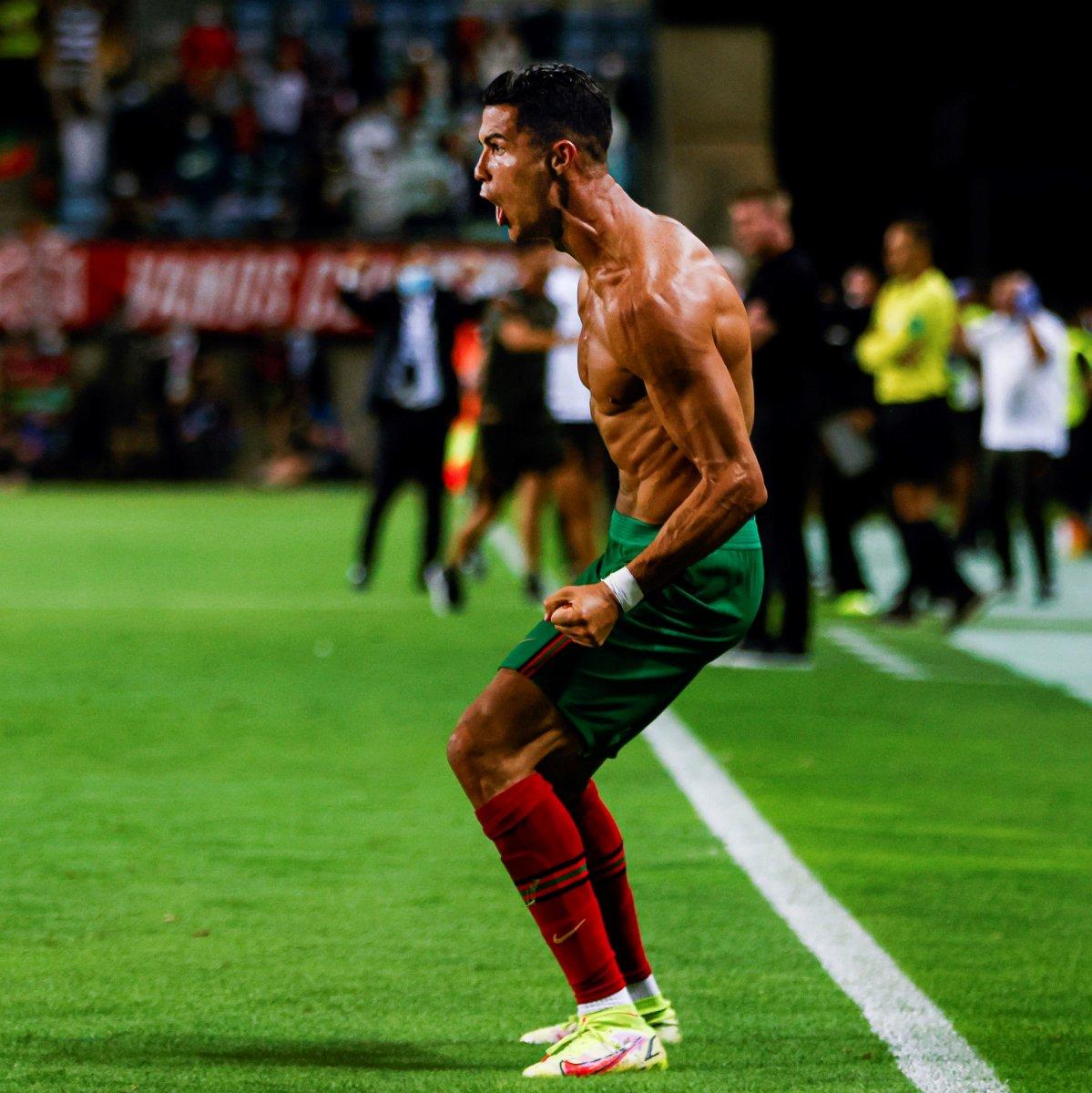 Cristiano Ronaldo milli takım formasıyla en çok gol atan futbolcu oldu