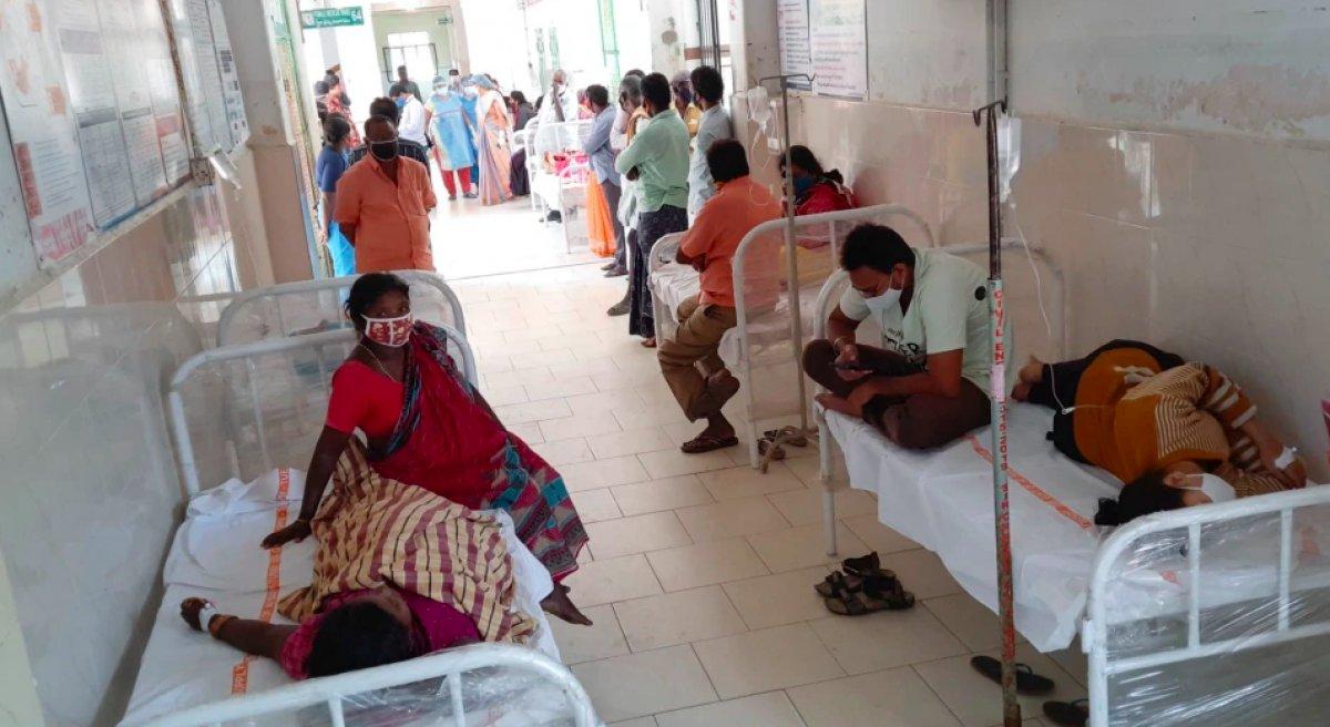 Hindistan’da gizemli yüksek ateşten 50 kişi öldü