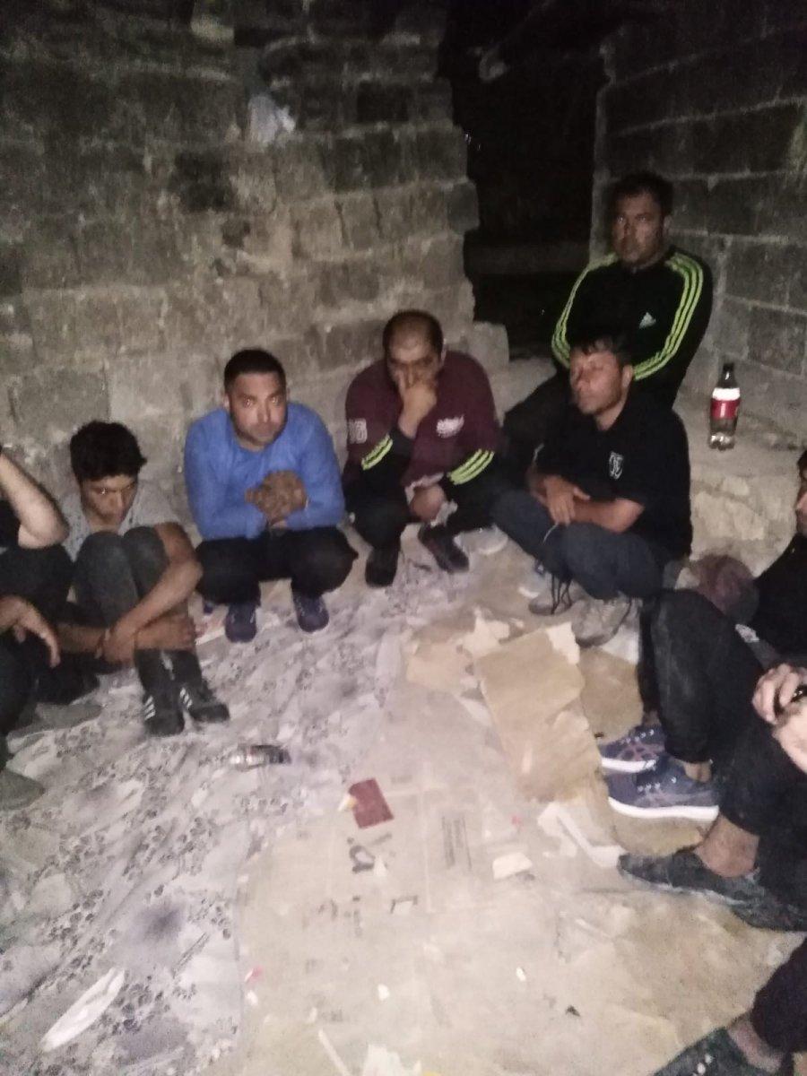 Van'da hava destekli operasyonla 48 göçmen yakalandı