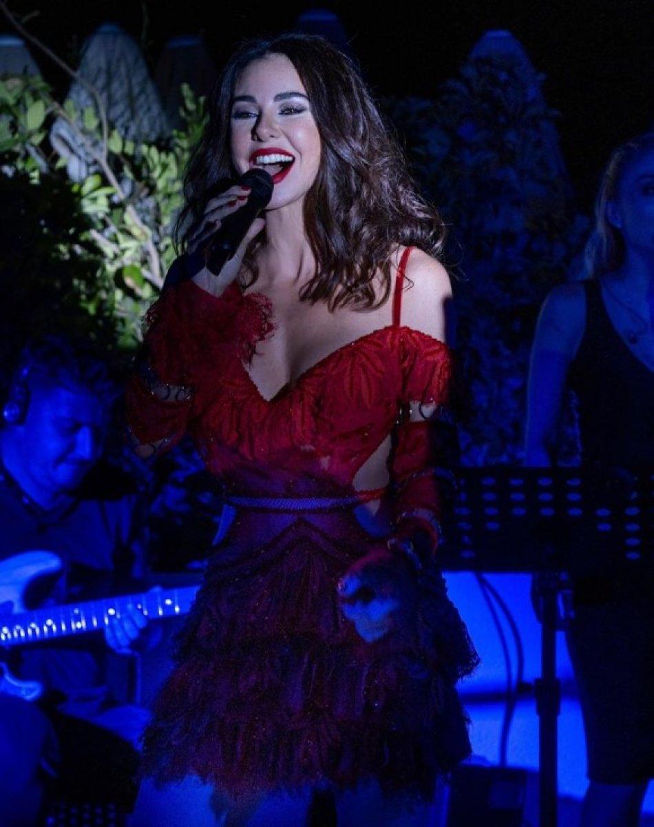 Defne Samyeli koronavirüse yakalandı