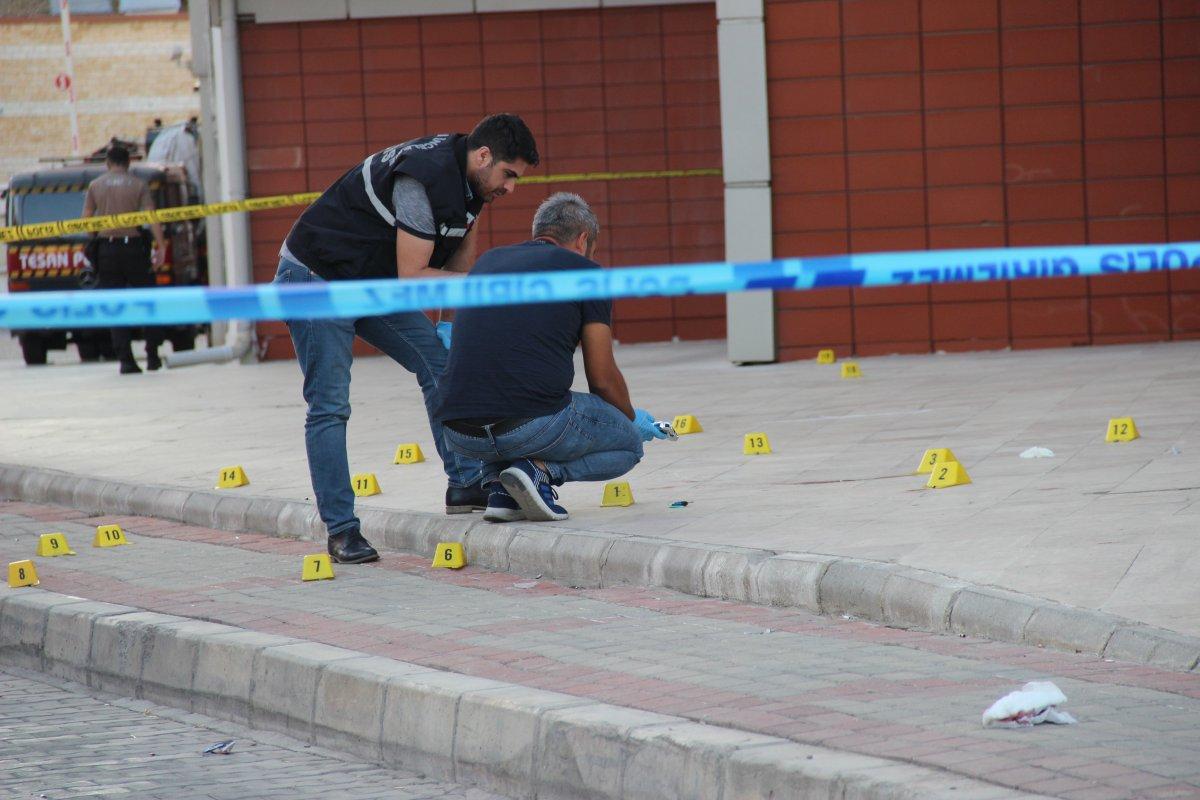 İzmir'de ortaklar arasında silahlı kavga