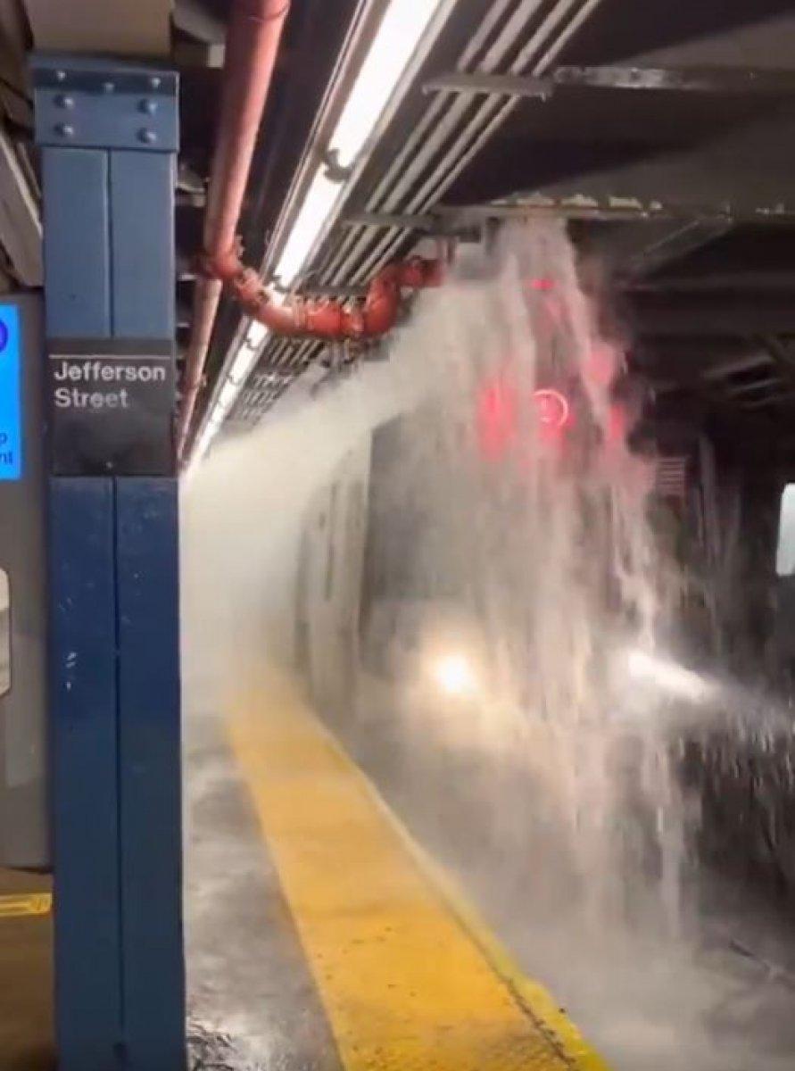 Ida kasırgası, New York'u su altında bıraktı