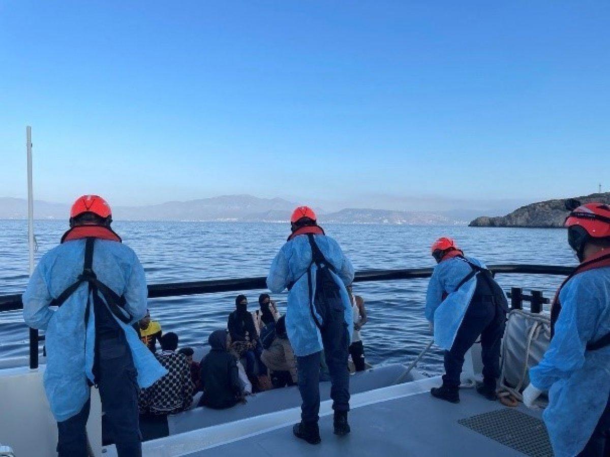 Kuşadası açıklarında 68 düzensiz göçmen kurtarıldı