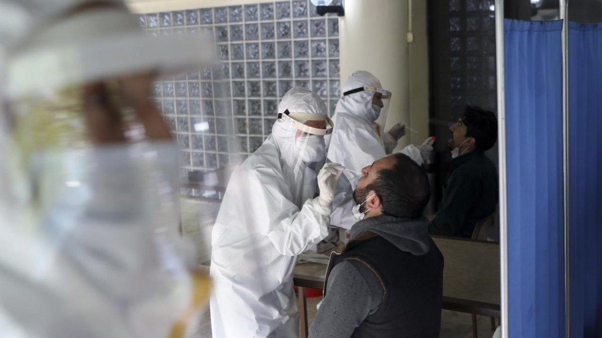 Aşı olmayan işçilere PCR testi zorunluluğu