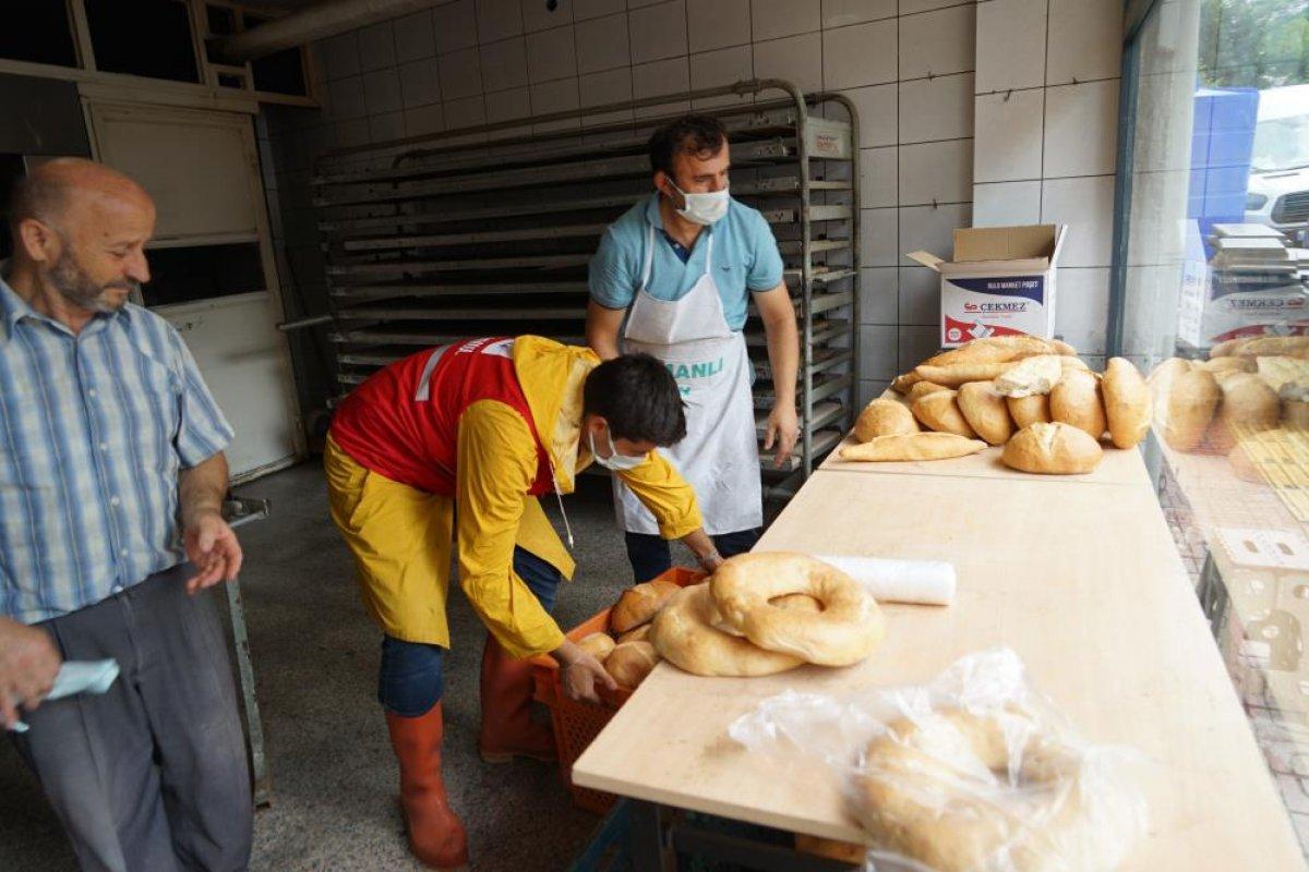 Kastamonu'da çamurdan temizlenen fırında ekmek üretimine başlandı