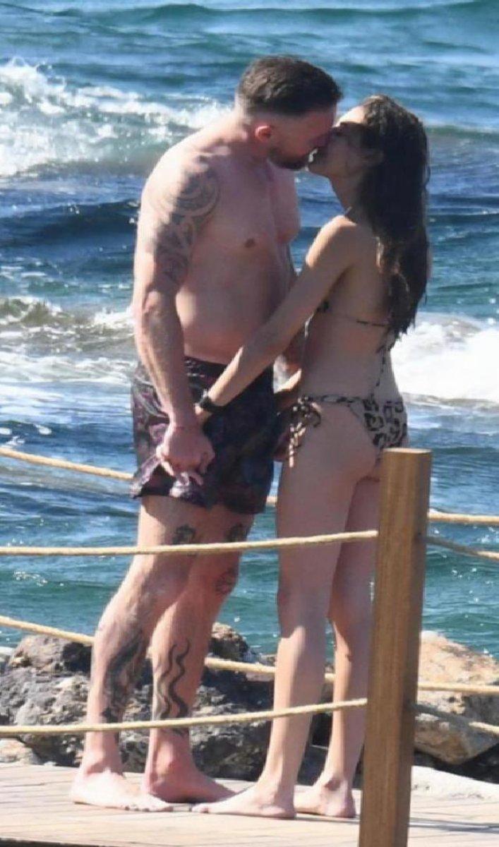 Dilan Çiçek Deniz İspanyolca öğreniyor