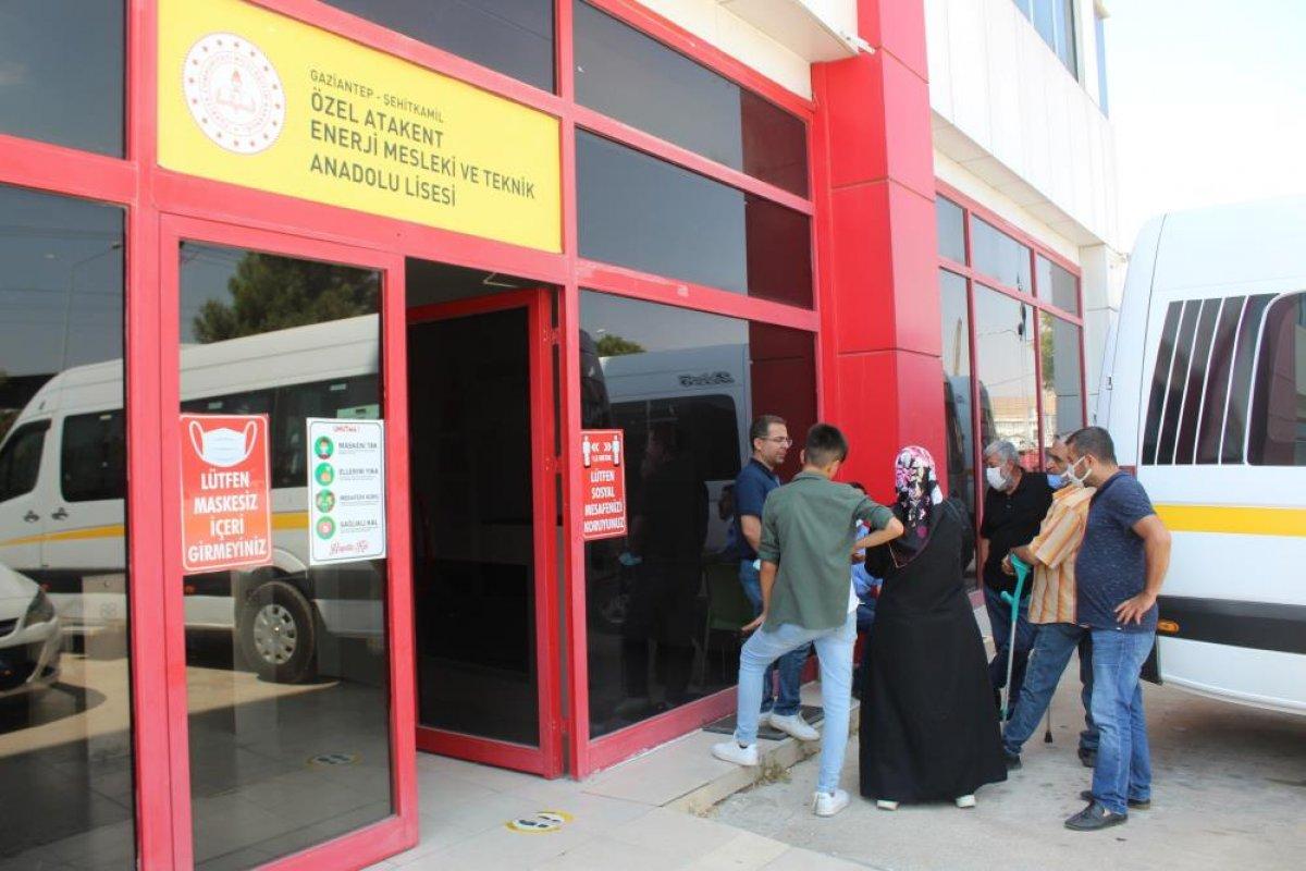 Gaziantep'te bir okul yönetimi, yıllık ücreti aldıktan sonra okulu kapattı