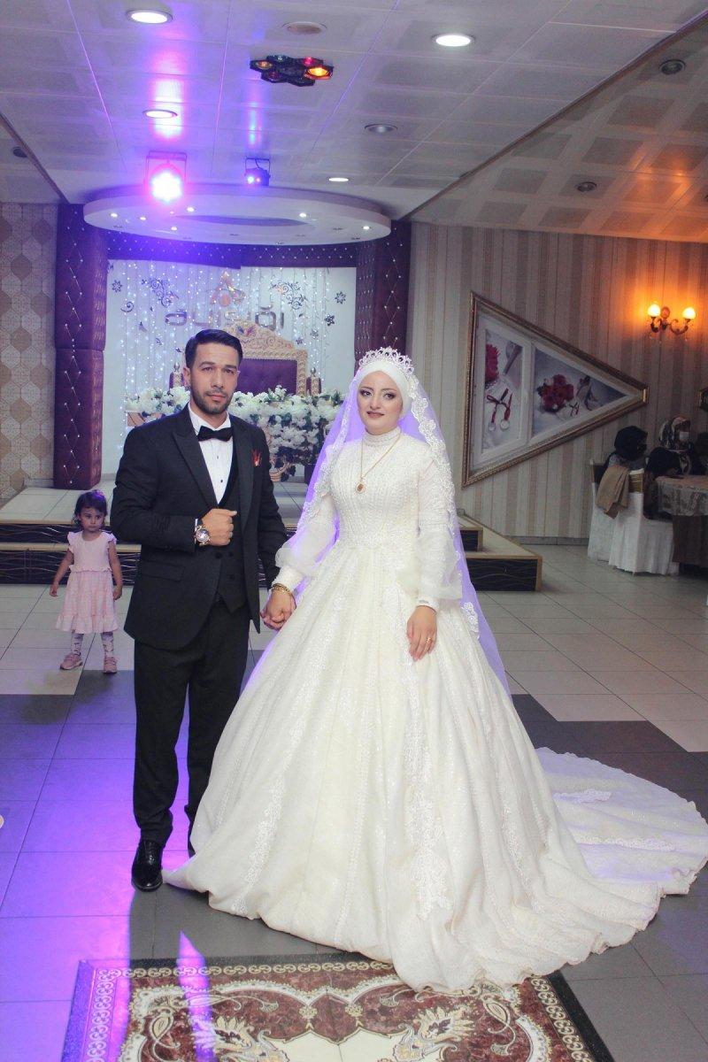 Erzurum’da, asker kardeş ablasının düğününe gelerek sürpriz yaptı