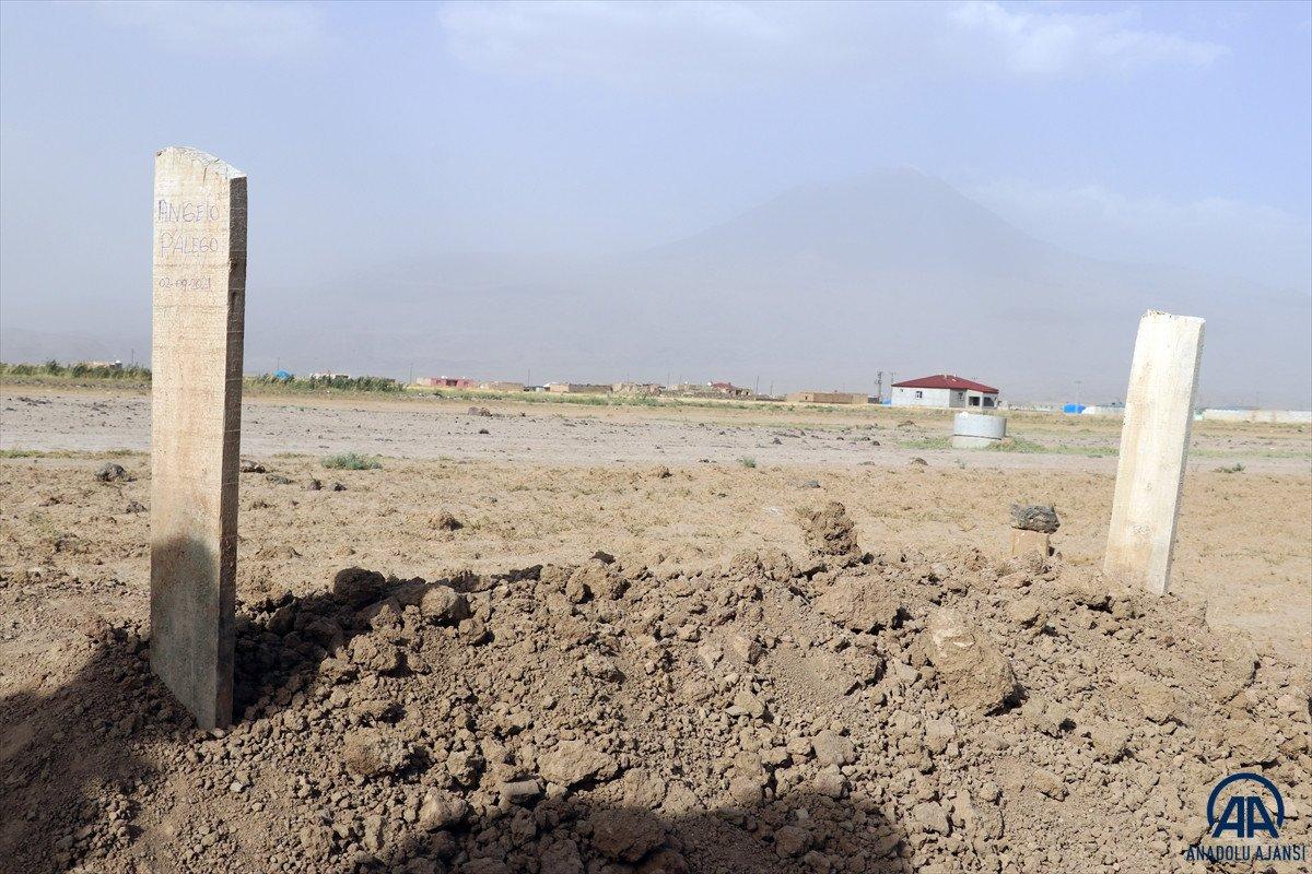 İtalyan araştırmacı vasiyeti üzerine Nuh'un Gemisi'ni aradığı Ağrı Dağı'nın karşısına defnedildi