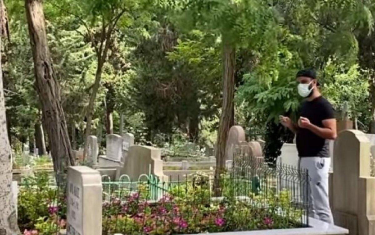 Alişan kardeşi Selçuk Tektaş'ın mezarını ziyaret etti