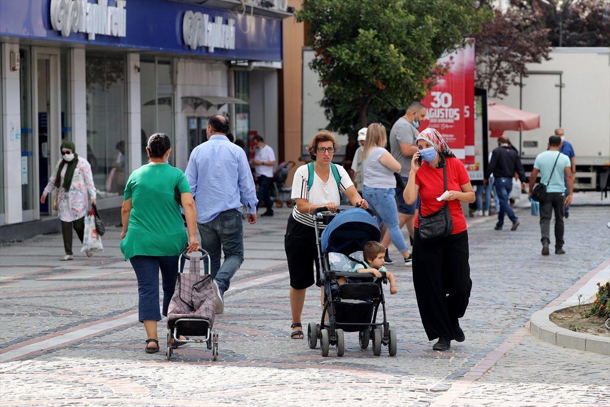 Aşılanmanın yüksek olduğu Trakya'da maskeler unutuldu