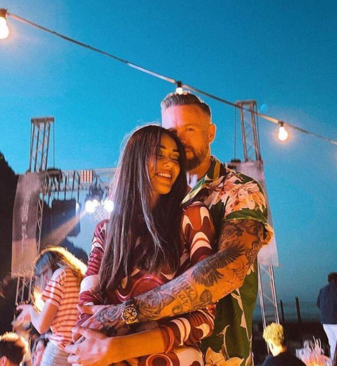 Dilan Çiçek Deniz İspanyolca öğreniyor