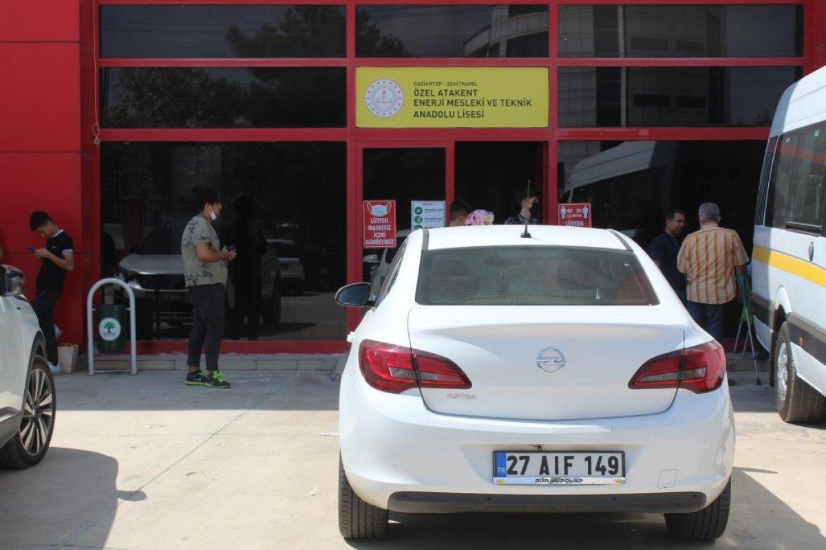 Gaziantep'te bir okul yönetimi, yıllık ücreti aldıktan sonra okulu kapattı