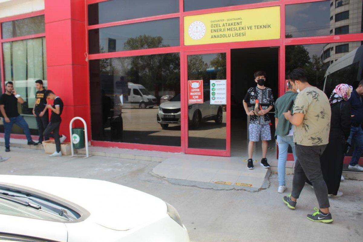 Gaziantep'te bir okul yönetimi, yıllık ücreti aldıktan sonra okulu kapattı